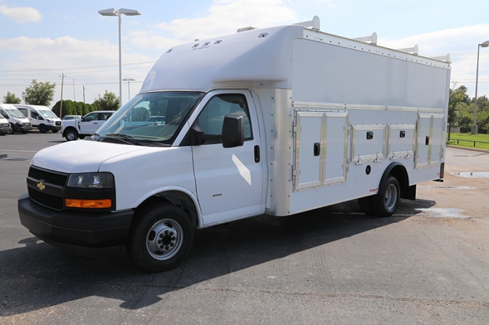 2023 Chevrolet Express 3500 DRW 16' Rockport Workport - Image 2