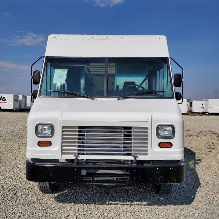 2023 Ford F59 Utilimaster 18′ P-1000 (19.5 GVWR) Walk-In Van - Image 2