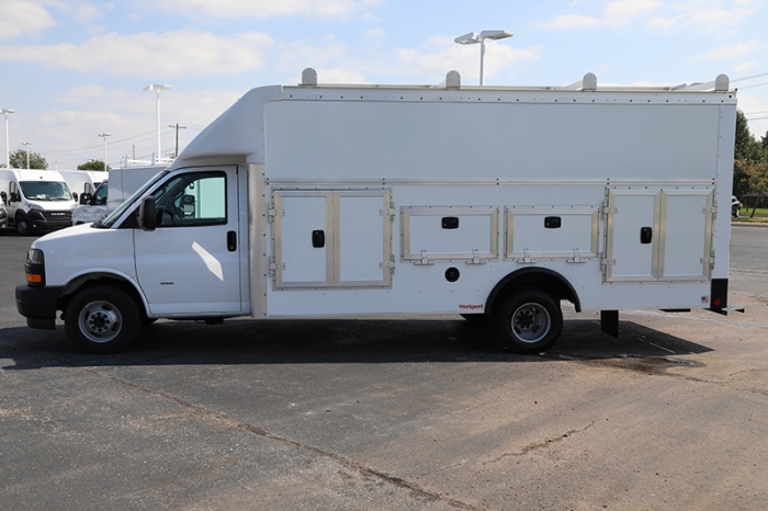 2023 Chevrolet Express 3500 DRW 16' Rockport Workport - Image 3