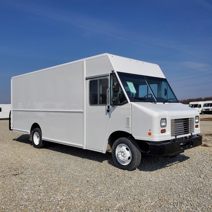 2023 Ford F59 Utilimaster 18′ P-1000 (19.5 GVWR) Walk-In Van - Image 3