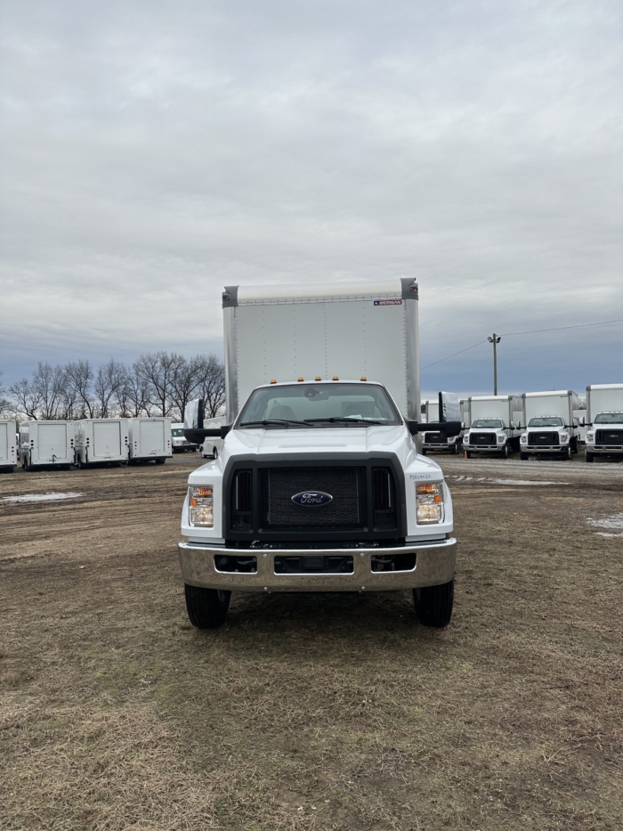 2023 Ford F650 Gas Regular Cab 26' Morgan Olson Dry Freight Body - Image 3