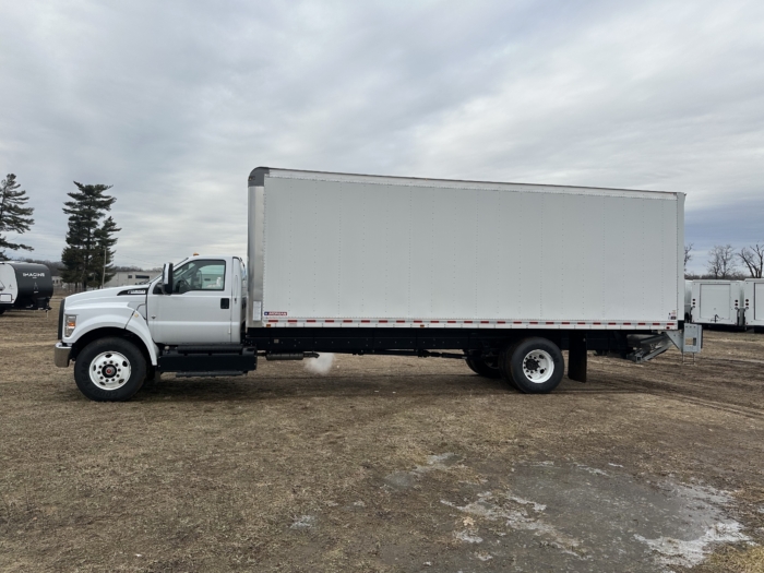 2023 Ford F650 Gas Regular Cab 26' Morgan Olson Dry Freight Body - Image 2